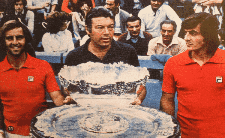 Nicola Pietrangeli vincitore della Coppa Davis nel 1976