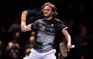 Atp Finals, la grande rivincita di Tsitsipas: Medvedev si arrende Atp Finals: Tsitsipas è perfetto, Medvedev si arrende