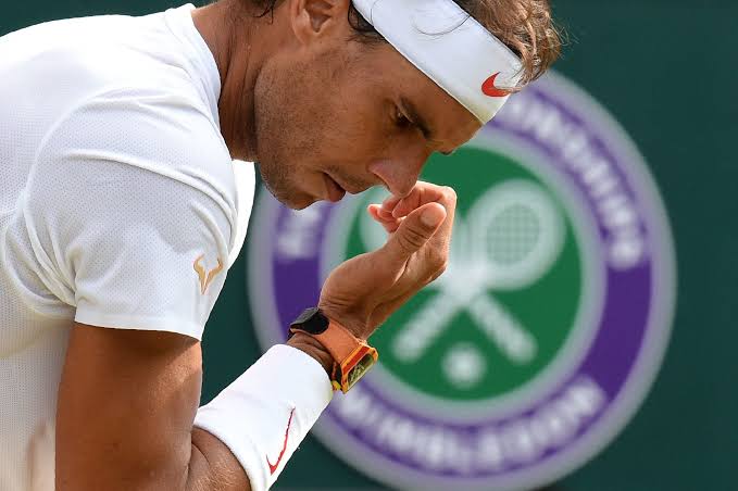 Il rituale di Nadal in campo