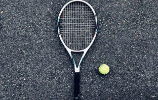 Quali sono i fattori mentali che aiutano a raggiungere una prestazione top nel tennis?