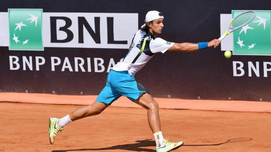 Musetti torna umano, vince Koepfer