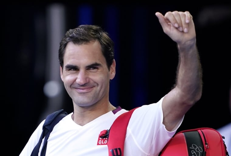 Roger Federer al lavoro per il rientro dopo l'infortunio
