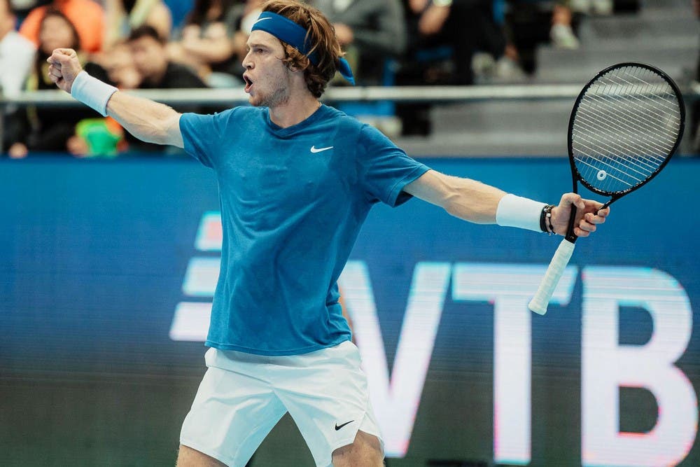 Rublev dominatore, raggiunge il record di Djokovic e punta alle Finals