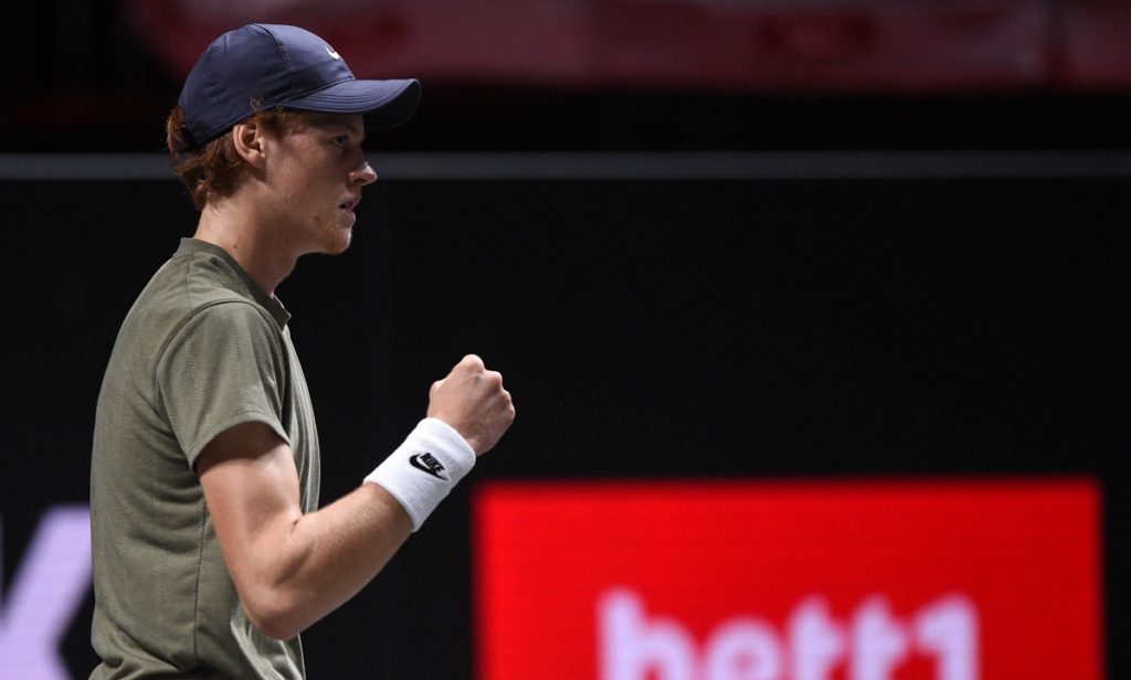 Atp Sofia, Sinner sconfigge Fucsovics in due set