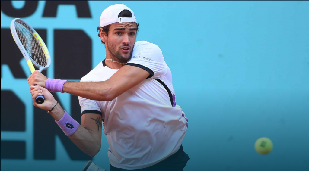 Internazionali d’Italia: non basta un buon Berrettini, vince Tsitsipas