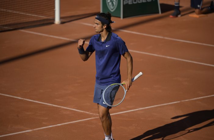 Lorenzo Musetti vince al debutto al Roland Garros