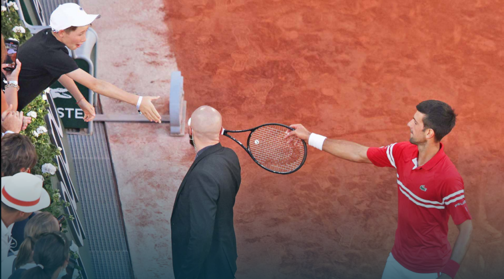 Laver sul goat: “Per me è Federer, ma non sottovaluterei Djokovic”.