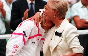 Jana Novotna, la campionessa e il ricordo. Quel pianto che fece la storia Il pianto di Jana Novotna a Wimbledon
