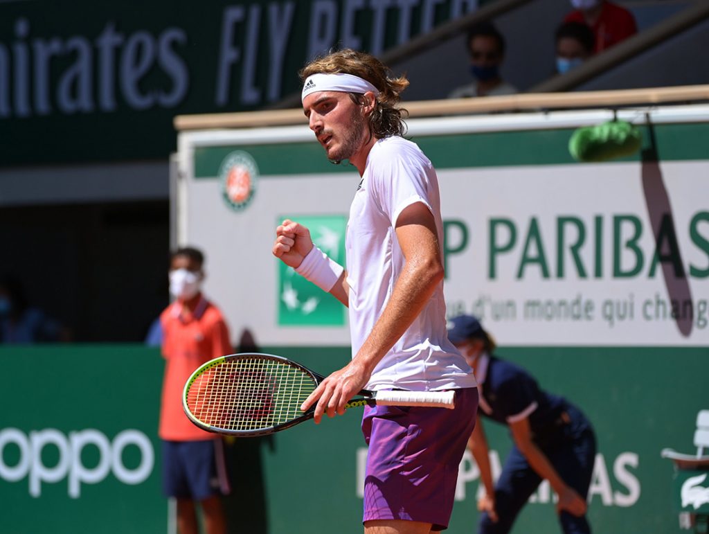 Tsitsipas batte Zverev e vola in finale a Parigi