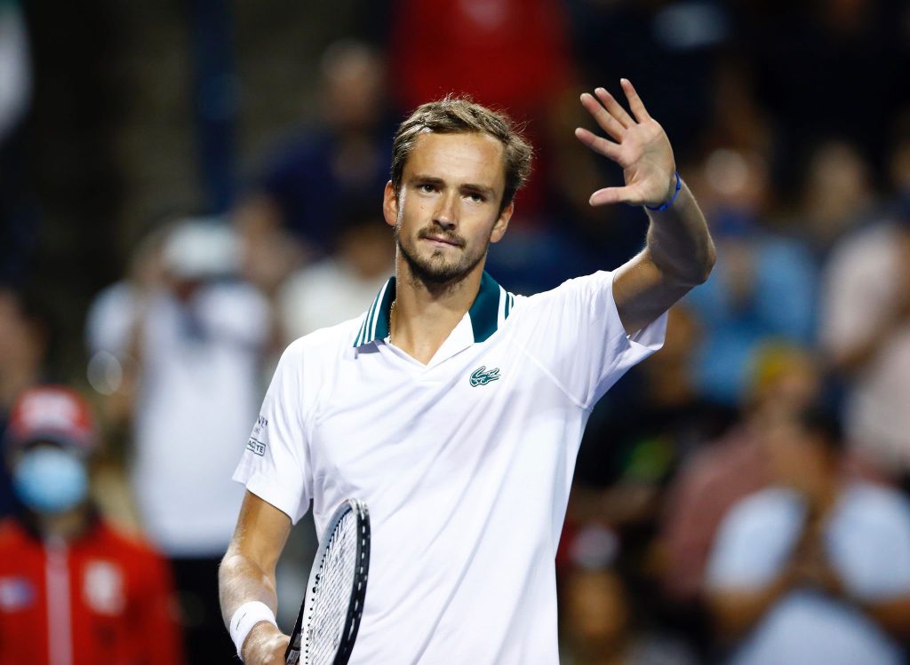 Daniil Medvedev in finale a Toronto contro Opelka