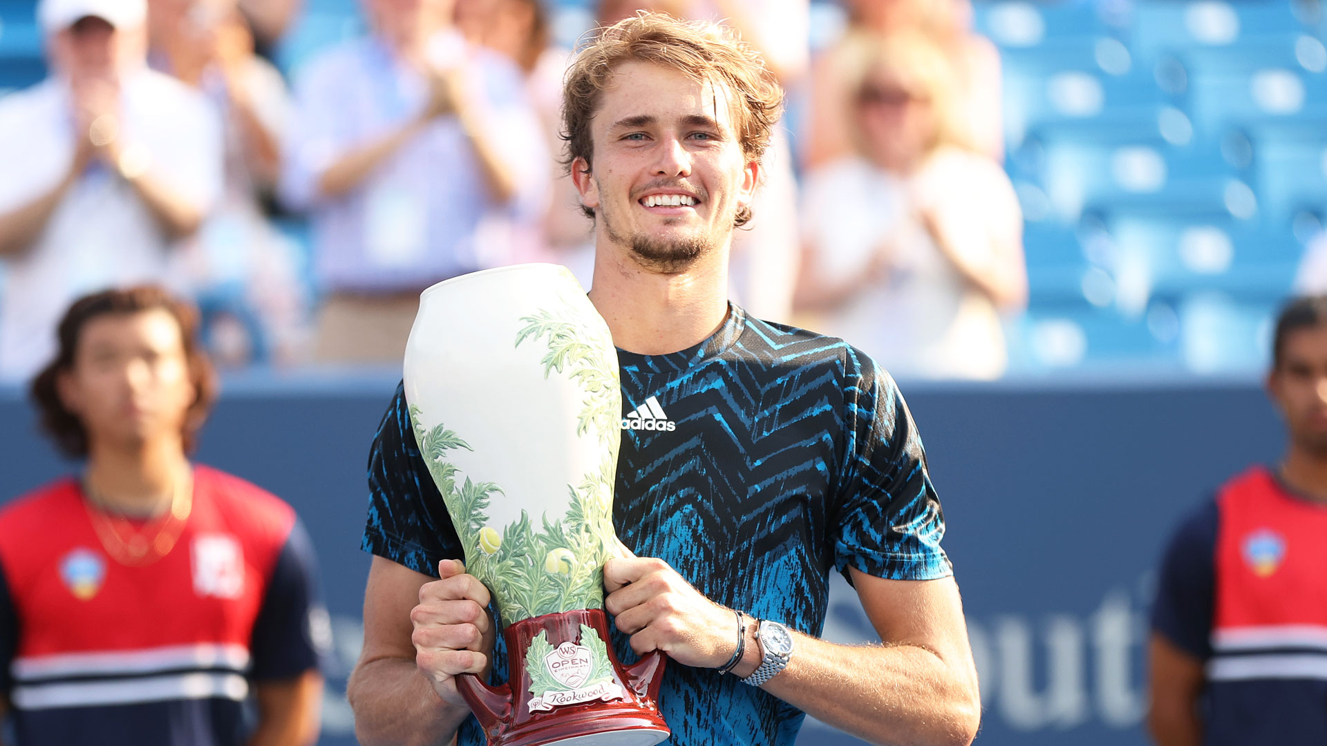Zverev alza il trofeo del Masters 1000 di Cincinnati