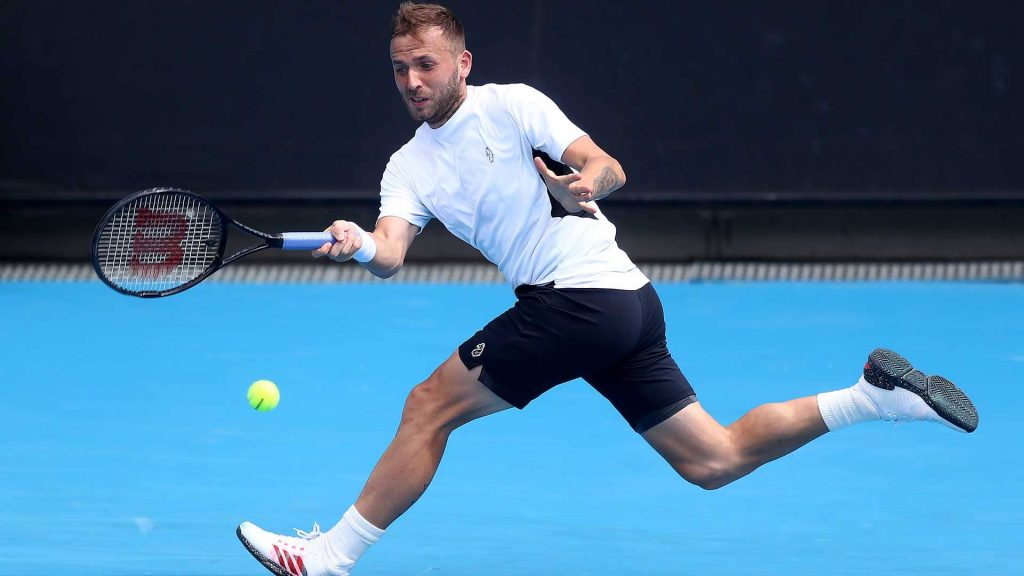 Toilet break ci risiamo: Karatasev fa impazzire Evans