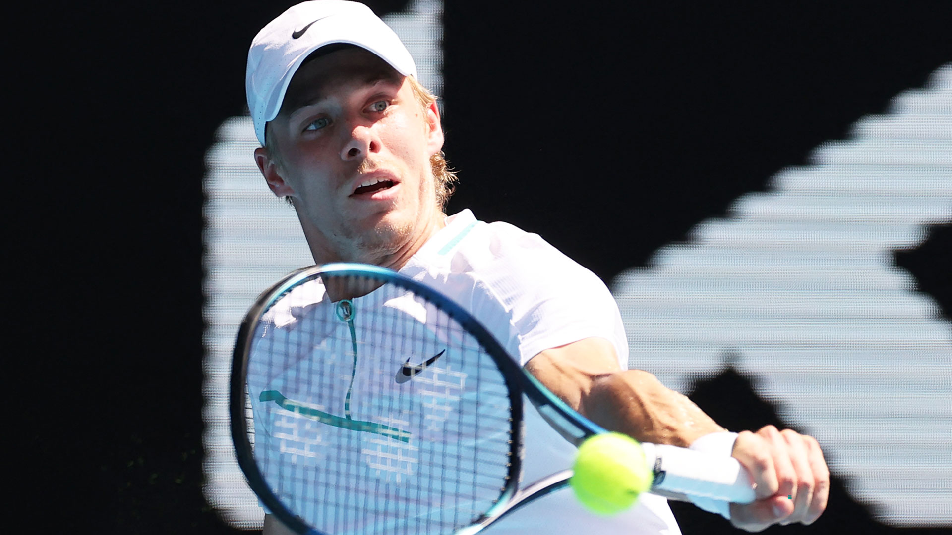 Shapovalov batte Zverev e vola ai quarti degli Australian Open