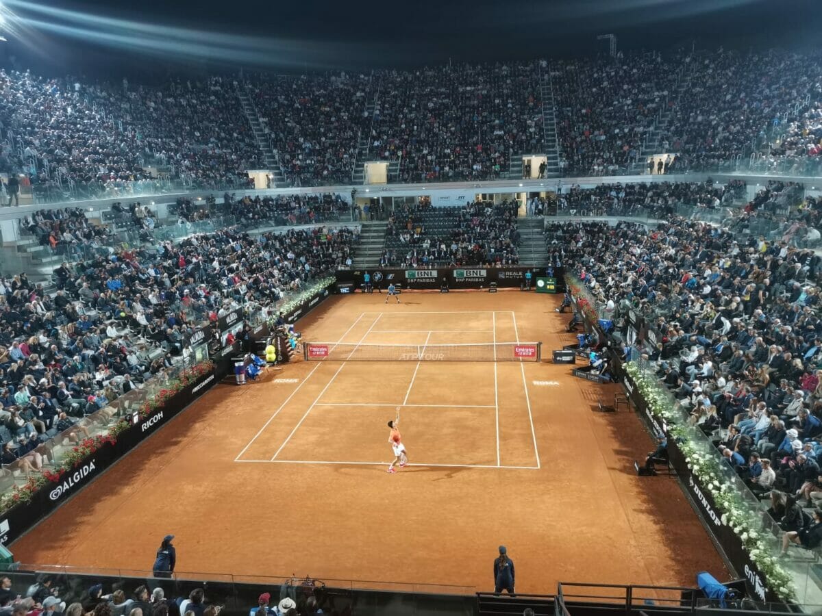 Djokovic e Auger-Aliassime in azione sul Centrale