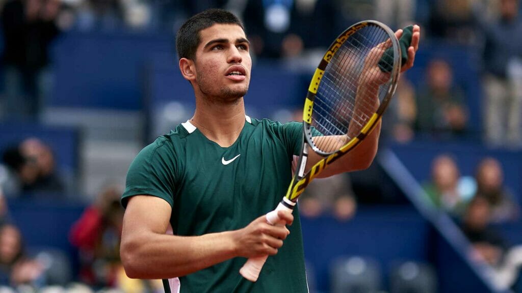 Wimbledon, Alcaraz preoccupa: salta il Queen’s per infortunio