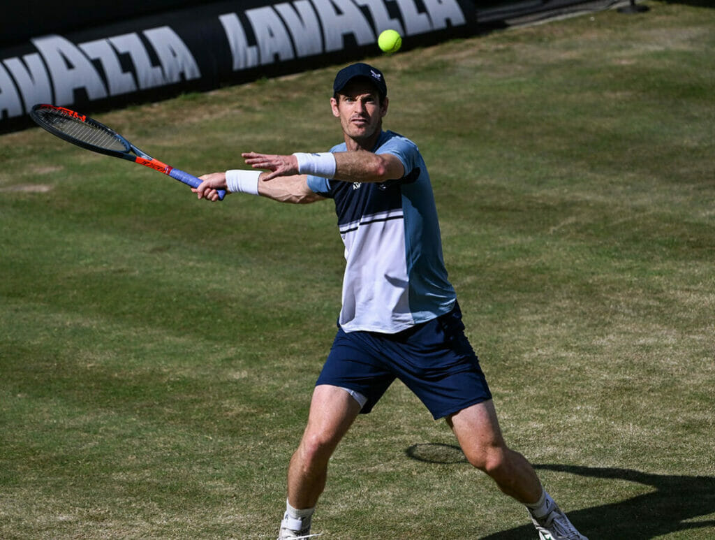Andy Murray in azione sull'erba di Stoccarda