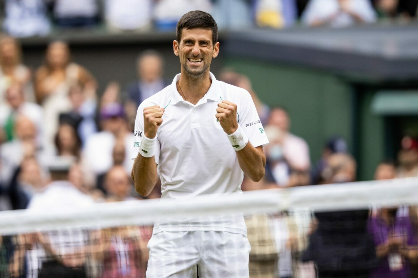 Wimbledon, Djokovic scambia i primi colpi col figlio Stefan (VIDEO)