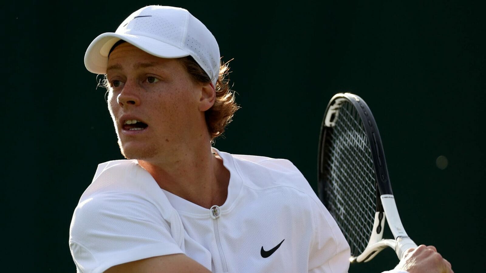 Sinner torna alla partita di Wimbledon: ho spinto Djokovic al massimo