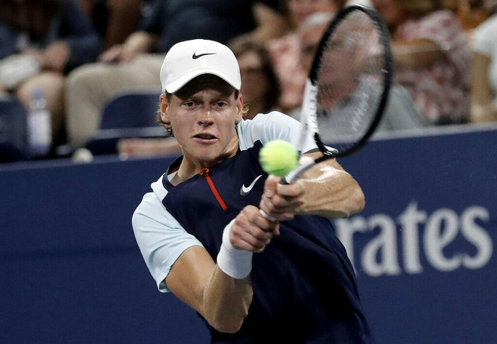 Jannik Sinner in azione allo US Open 2022