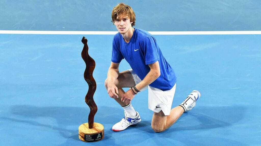 Nike, che confusione con i testimonial! E intanto Rublev lancia il proprio brand contro la guerra