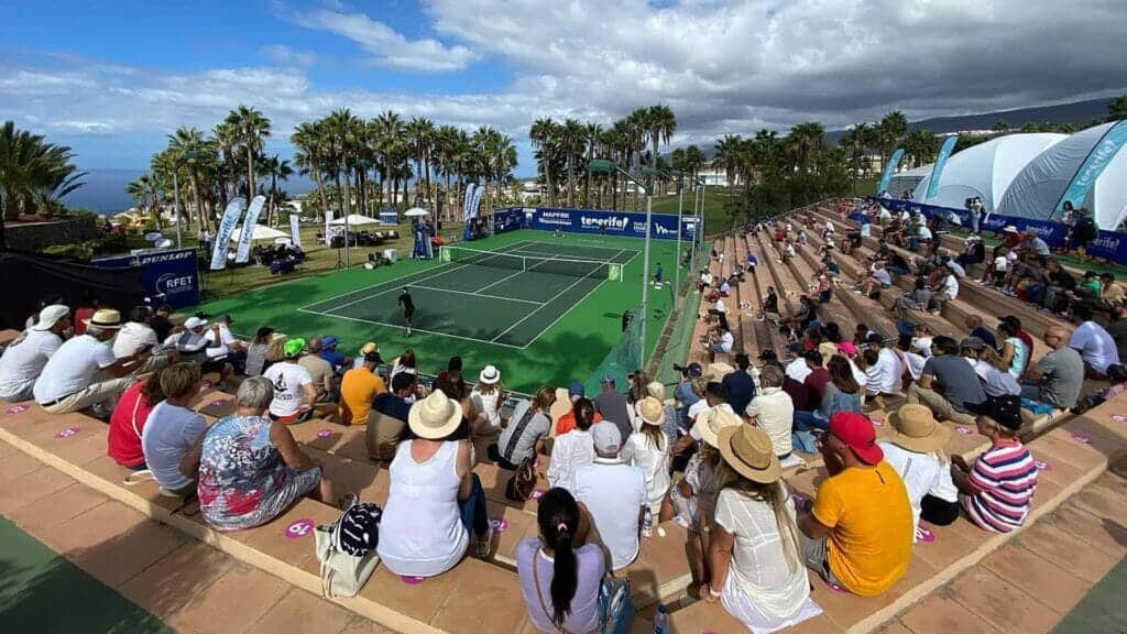 Incredibile al Challenger di Tenerife: l’arbitro chiede ai giocatori di non strillare (VIDEO)