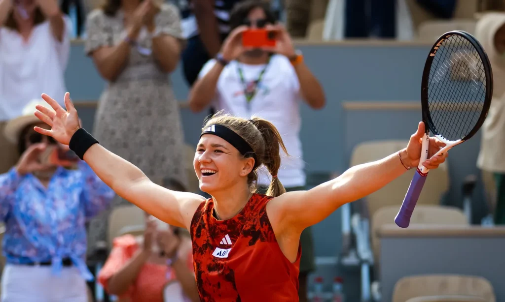Roland Garros, chi è Karolina Muchova: la finalista appassionata di calcio e lettura