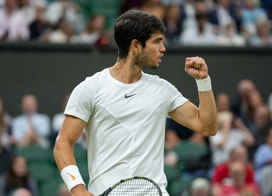 Carlos Alcaraz durante la semifinale con Daniil Medvedev a Wimbledon
