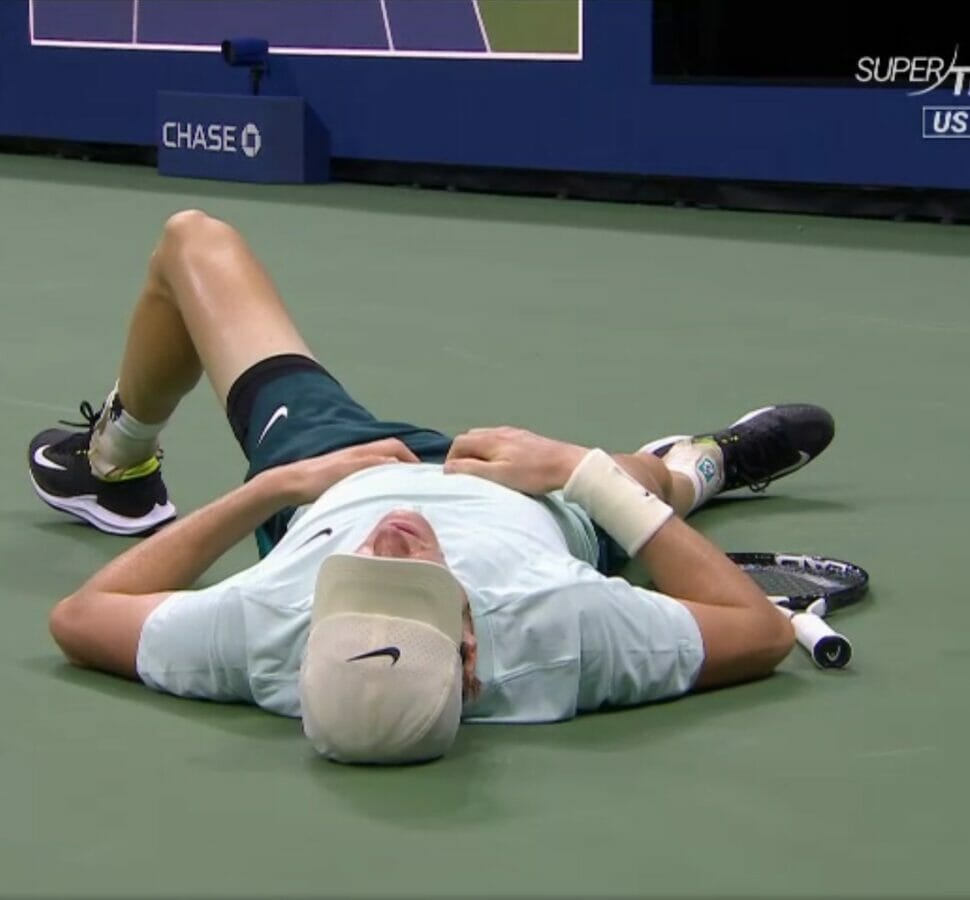 US Open, Sinner esce dal campo in lacrime: cosa è mancato per battere Zverev (VIDEO)