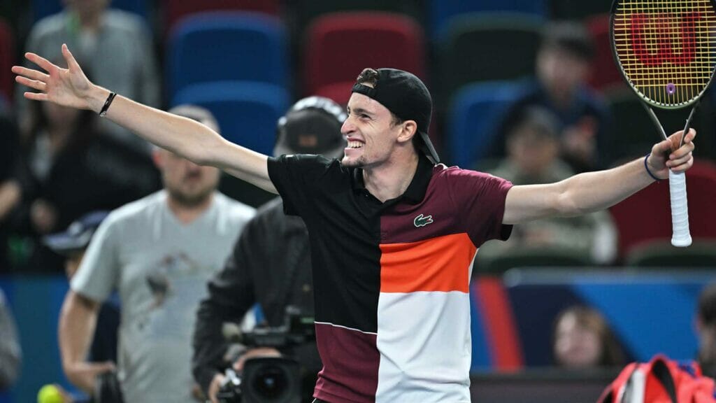 Shangai, Tsitsipas non sa più vincere: al terzo turno va Humbert
