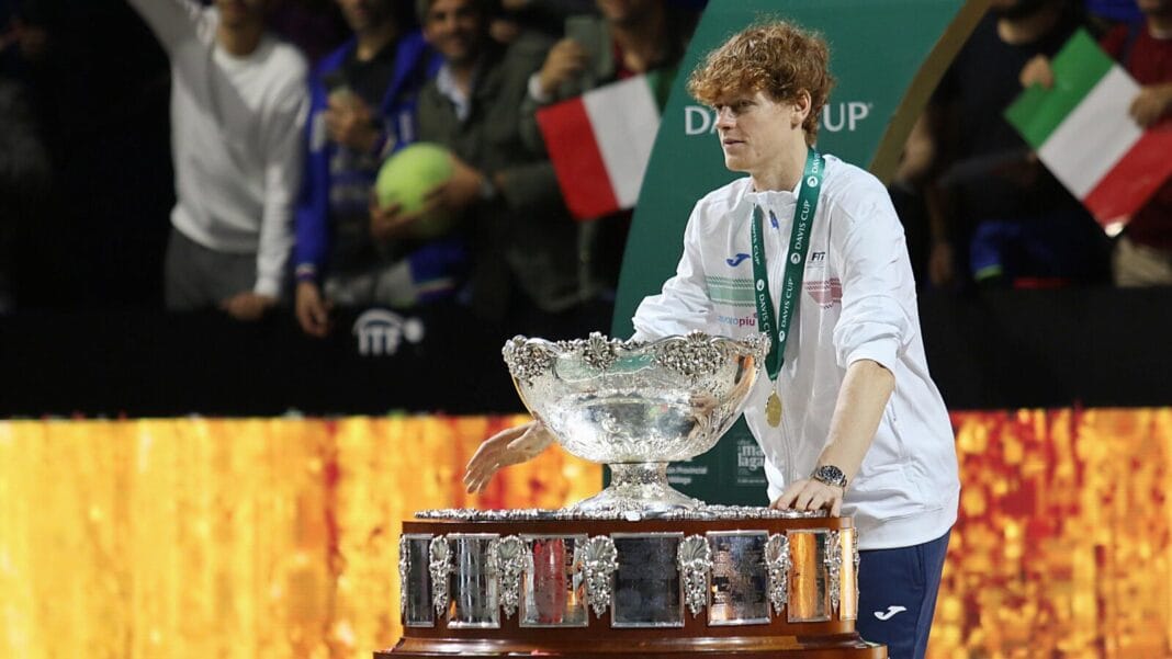 Coppa Davis, Sinner cuore d’oro con Garbin: adesso tutti con lei (VIDEO)