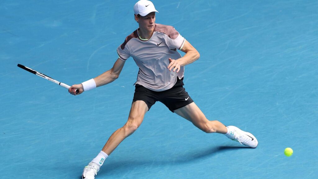 Australian Open, la simpatica (e brevissima) telefonata tra Sinner e la mamma: non volevo disturbare (VIDEO)