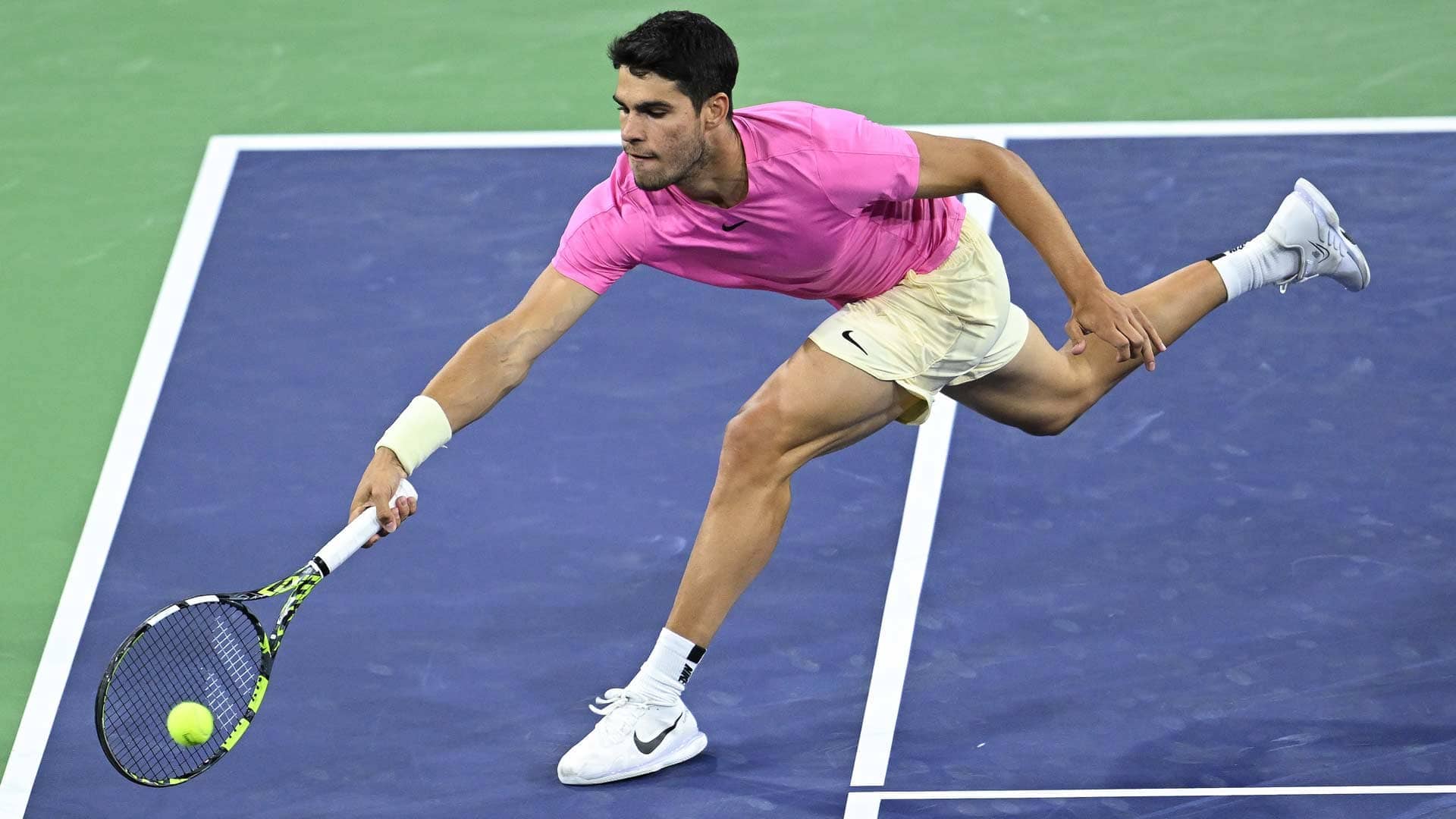 Indian Wells, Alcaraz supera Zverev e le api: adesso super sfida con Sinner (VIdEO)