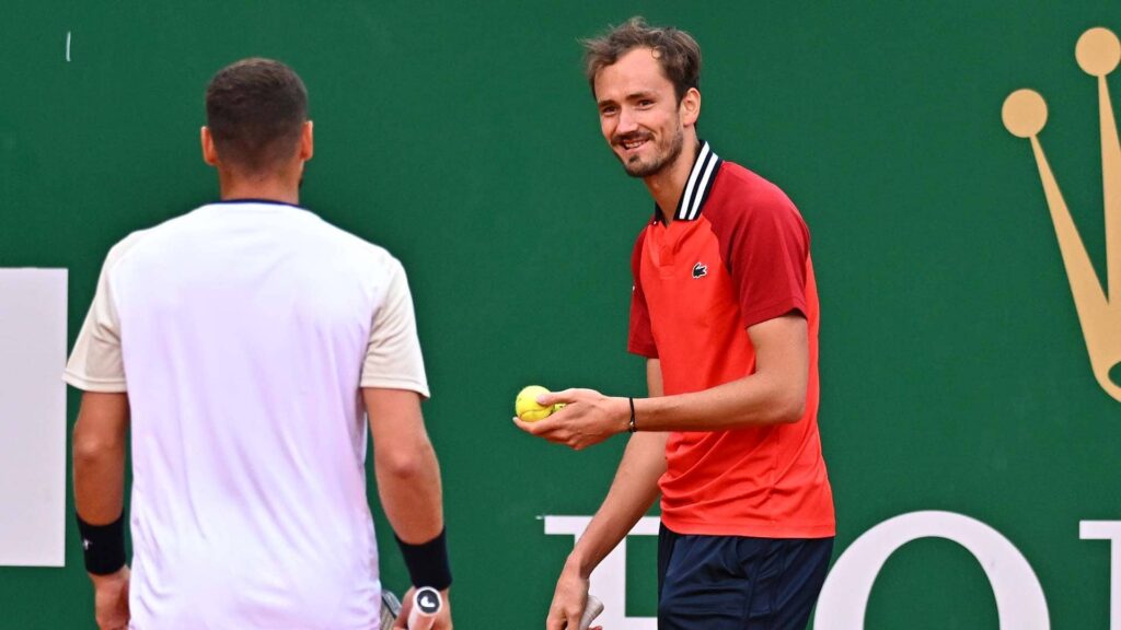 Montecarlo, Medvedev vince e perde la testa contro gli arbitri (VIDEO)