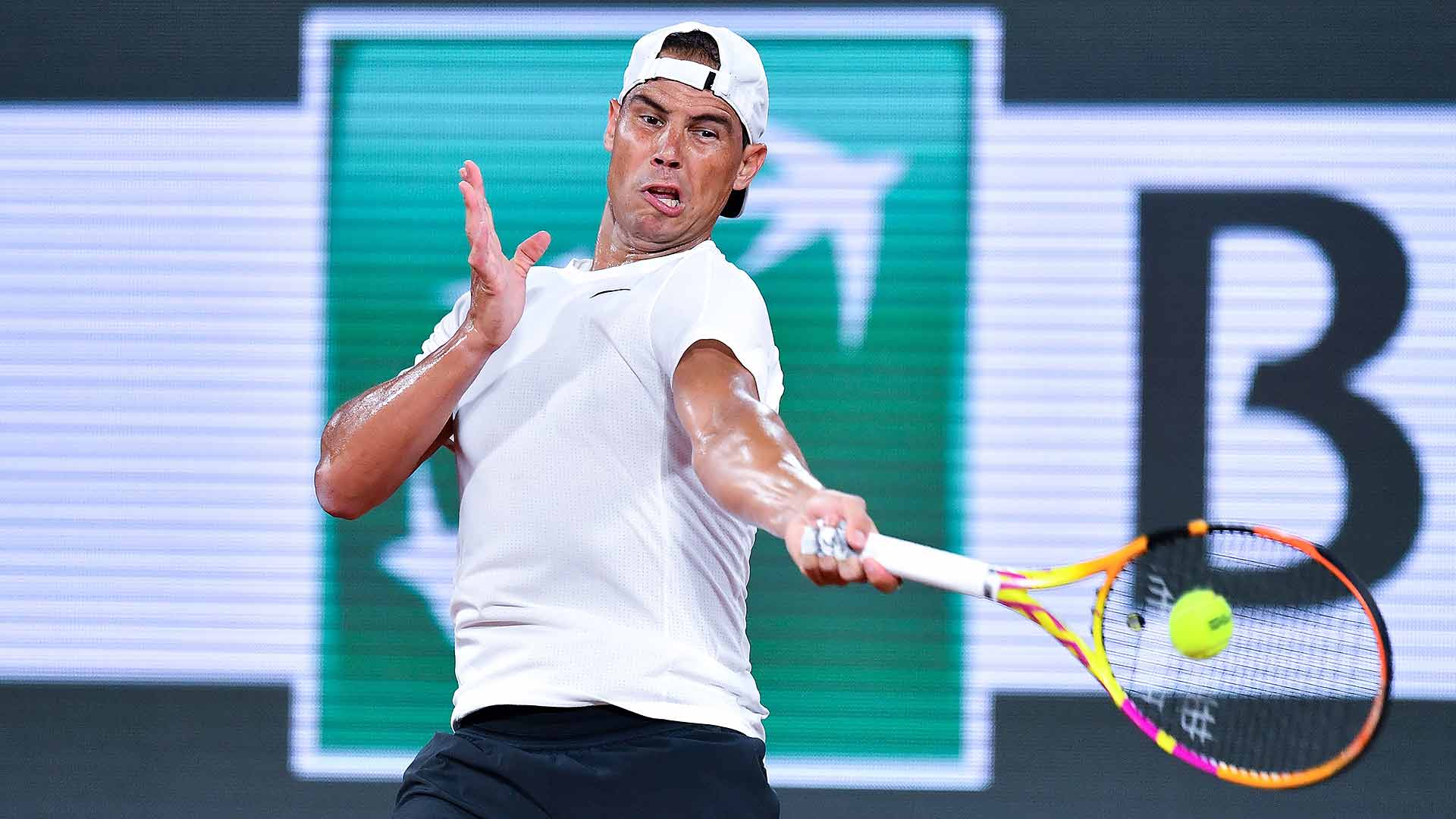 Roland Garros, Nadal ci prova: primo allenamento (VIDEO)