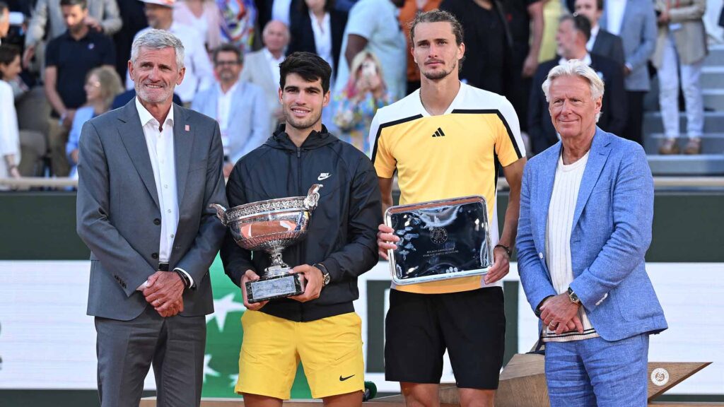 Roland Garros, clamoroso errore arbitrale: Zverev penalizzato (VIDEO)
