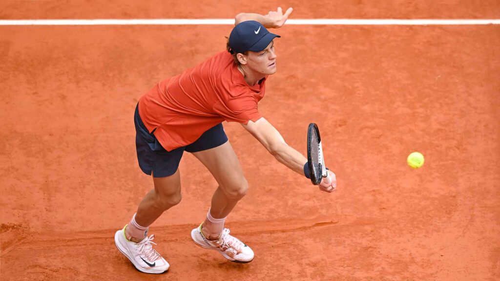 Race to Turin, quanti movimenti: Sinner guida tutti, Djokovic rischia il taglio
