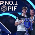 Atp Finals, Sinner riceve il trofeo del numero 1 del mondo (VIDEO)