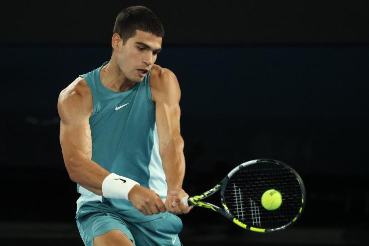Carlos Alcaraz in campo all'Australian Open
