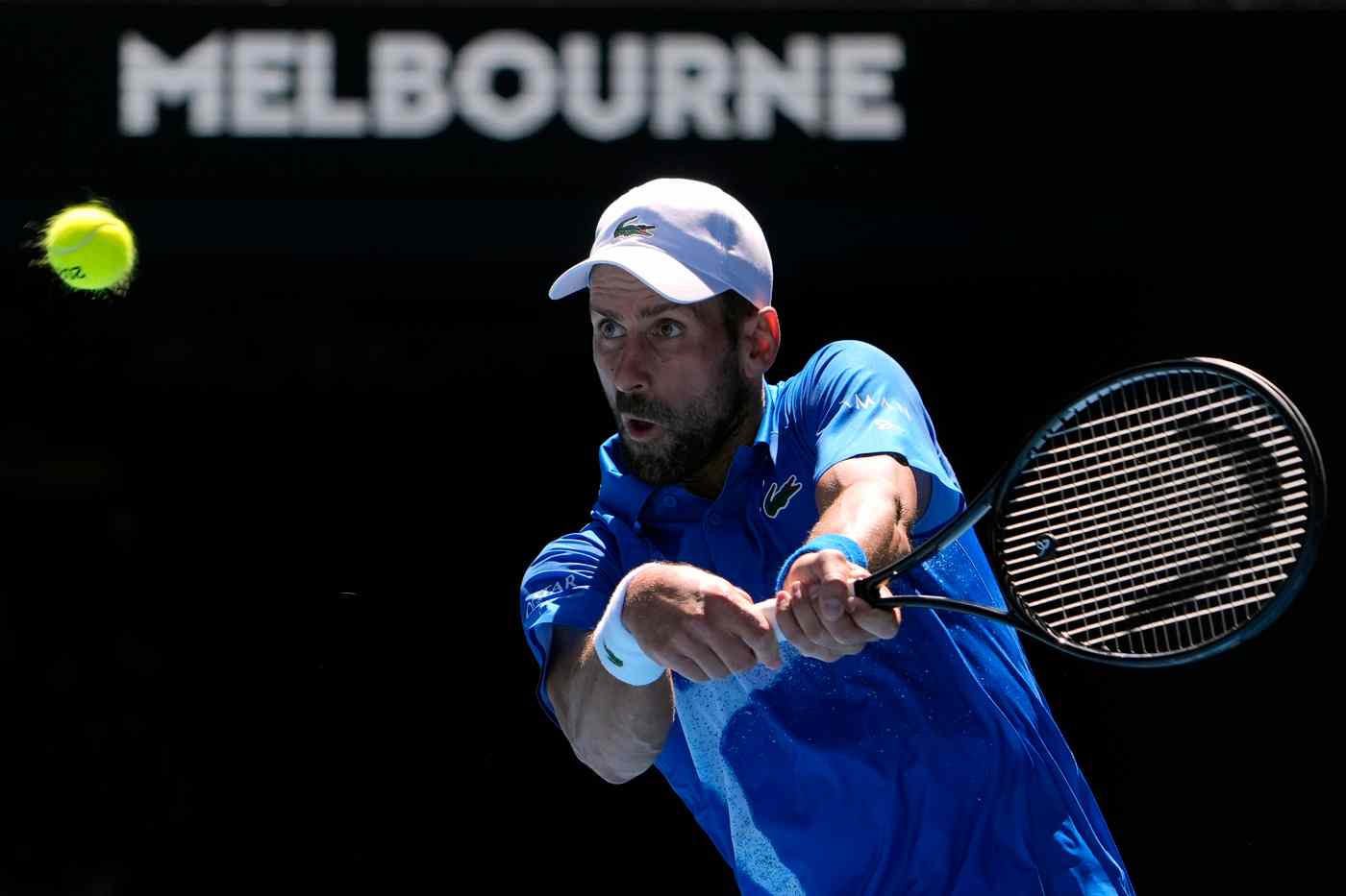 Novak Djokovic in campo all'Australian Open