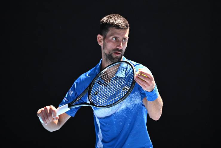 Novak Djokovic al servizio