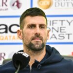 Primo piano di Novak Djokovic in conferenza stampa