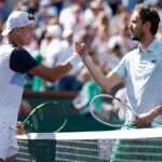 Rune e Medvedev si salutano sopra la rete