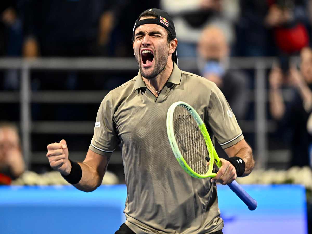 Matteo Berrettini esulta in campo