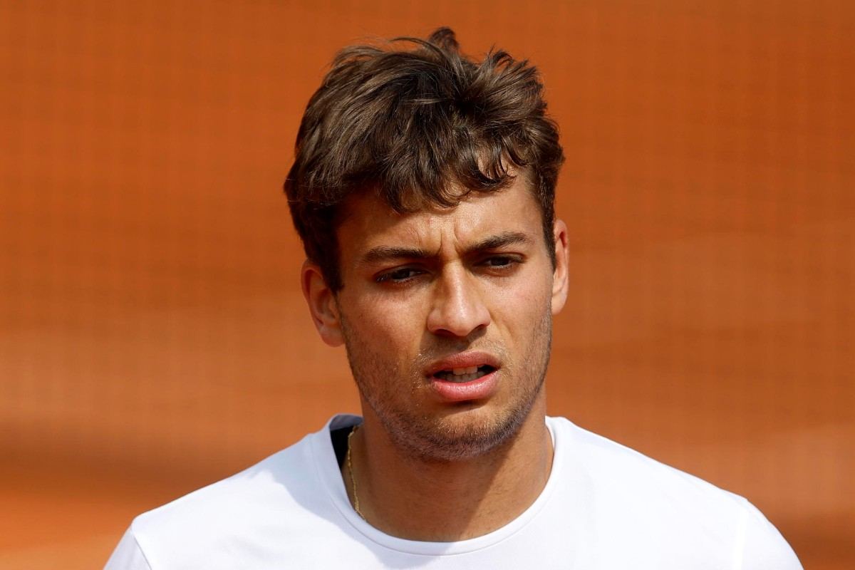 Flavio Cobolli contrariato in campo