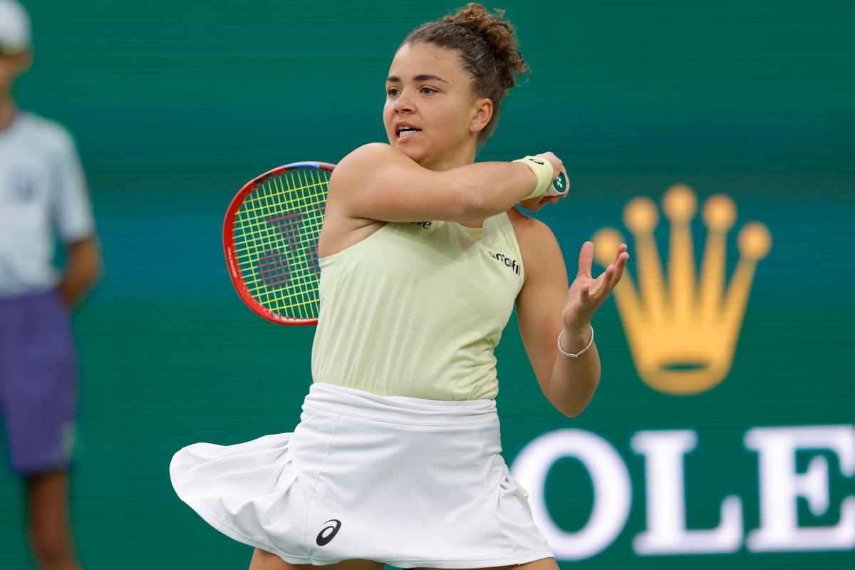 Jasmine Paolini in azione con il dritto