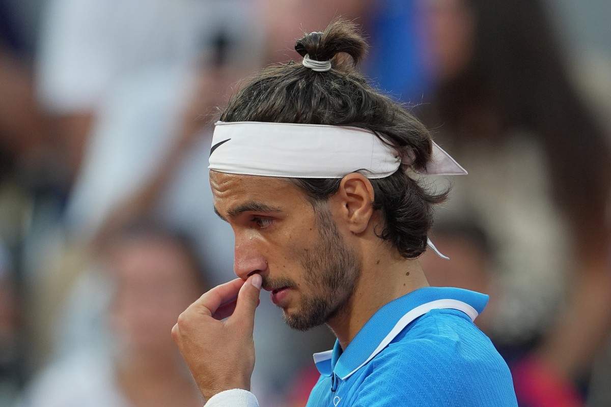 Lorenzo Musetti durante il torneo olimpico di tennis