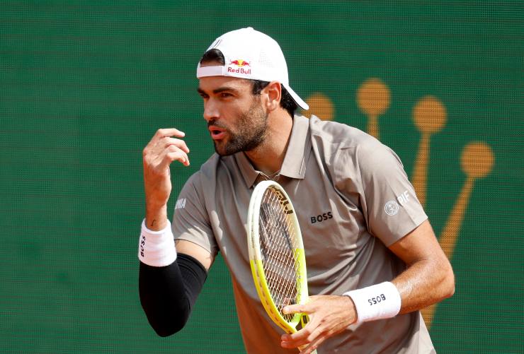 Matteo Berrettini esulta a Monte Carlo