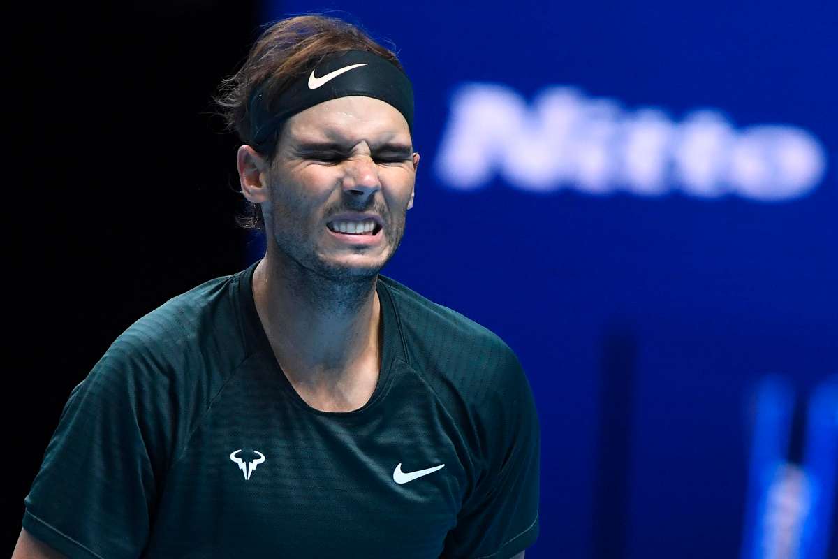 Rafa Nadal stringe i denti in campo