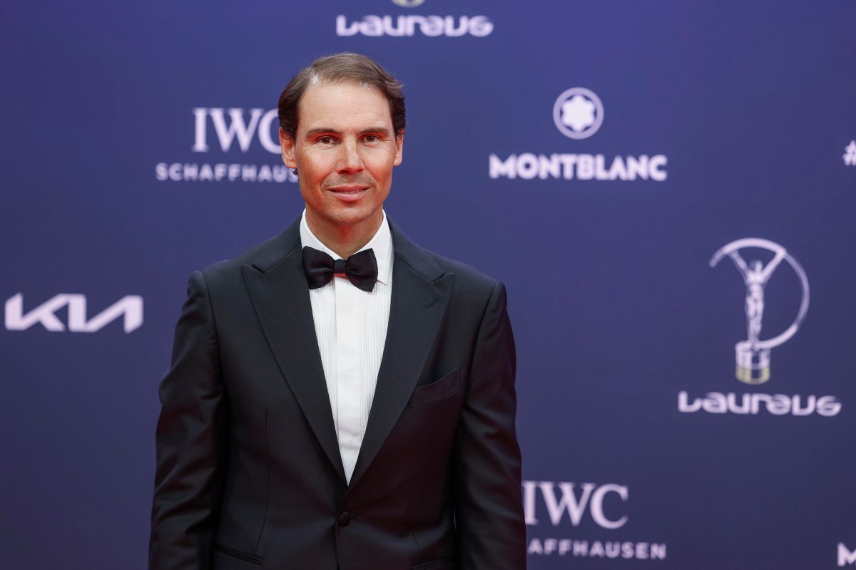 Rafael Nadal in abito elegante ai Laureus Awards