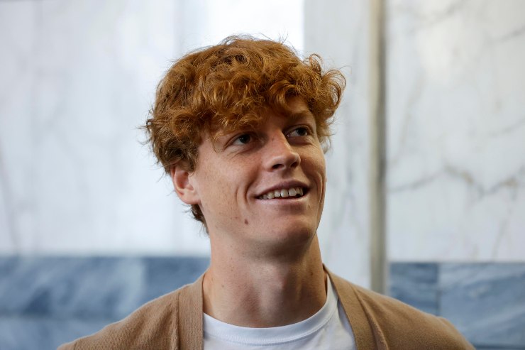Jannik Sinner sorridente